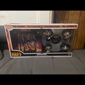 Kiss pop set